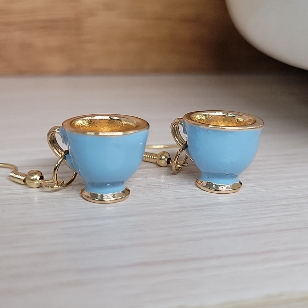 🔥LAST PAIR🔥 Cottagecore Blue Teacup Earrings - Picture 5 of 6